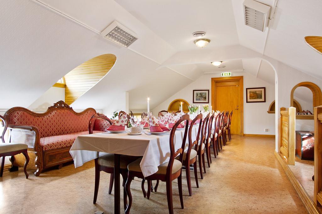 Hotell Mikaelsgarden Vårgårda Kültér fotó