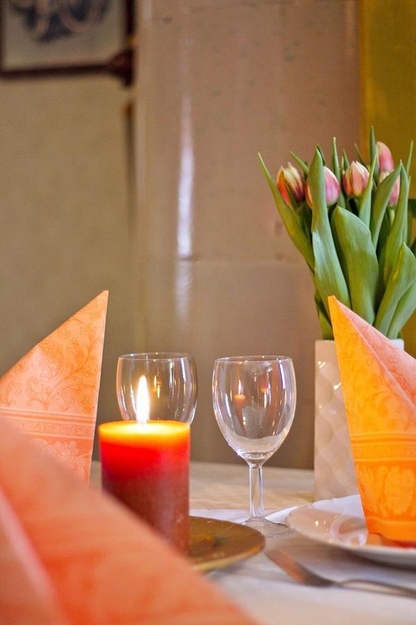 Hotell Mikaelsgarden Vårgårda Kültér fotó