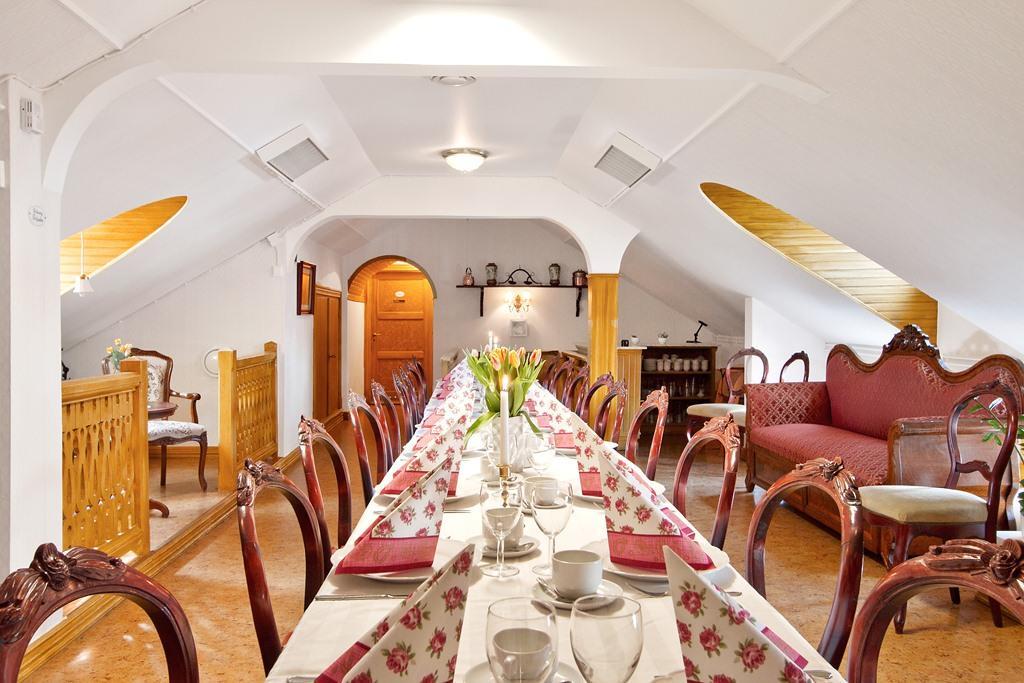 Hotell Mikaelsgarden Vårgårda Kültér fotó